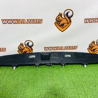 LR136915 Tailgate Handle With License Plate Light and Button Used Range Rover Evoque New L551 (2019-) cost 100 € in stock 1 pcs.