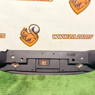 LR140569 Upper radiator cover New Defender L663 cost 155 € in stock 1 pcs.