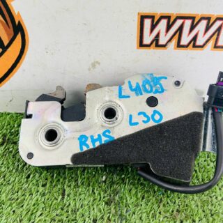 LR140668 Rear right seat latch for Range Rover L405 (2013-2023) Used cost  € in stock 1 pcs.
