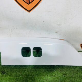 LR146035 Left rear light cover Land Rover New Defender L663 (2020-) Used cost  € in stock 1 pcs.