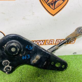 LR146728 Rear beam bracket, front left, Land Rover New Defender L663 (2020-) Used cost  € in stock 1 pcs.