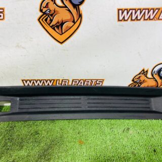 LR153016 Overlay of the torpedo for Land Rover New Defender L663 (2020-) Used cost  € in stock 1 pcs.