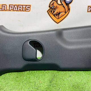 LR154235 Interior Trim of the Front Left Pillar for Land Rover New Defender L663 (2020-) Used cost  € in stock 1 pcs.