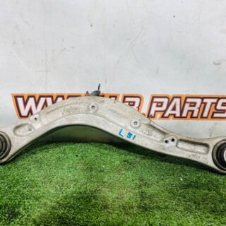 LR161274 Rear upper left/right lever Land Rover New Defender L663 (2020-) Used cost  € in stock 2 pcs.