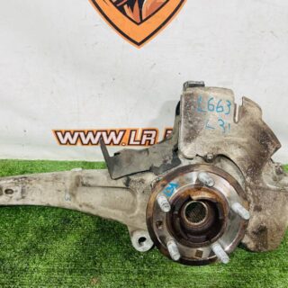 LR162782 Right Front Swivel Hub (Kingpin) for Land Rover New Defender L663 (2020-) Used cost  € in stock 1 pcs.
