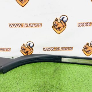 LR164790 Inner Front Right Threshold Pad for Land Rover New Defender L663 (2020-) Used cost  € in stock 1 pcs.