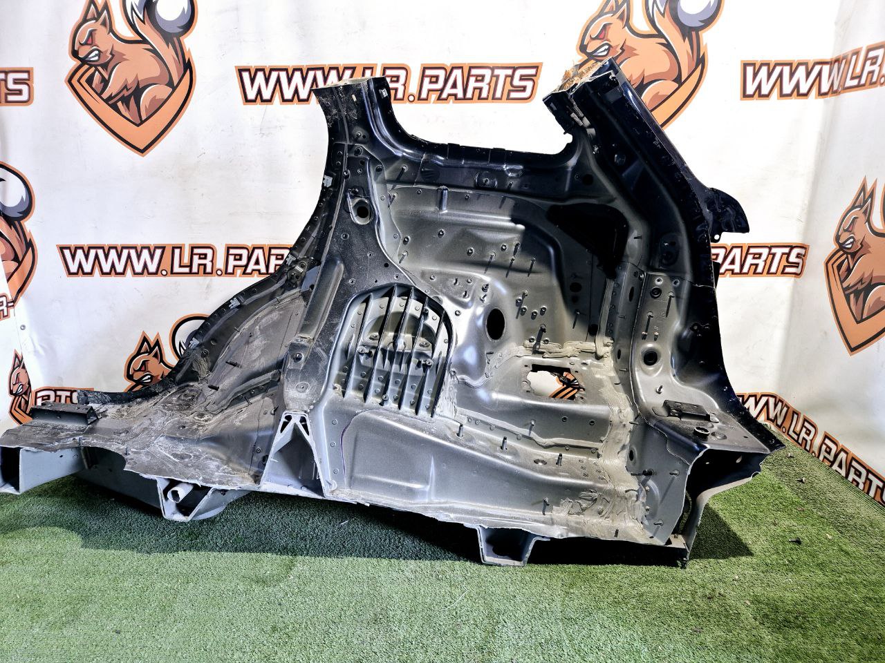 LR168737 Right Rear Quarter Panel Range Rover Sport L461 (2023-) Used cost 2 300 € in stock 3 pcs.