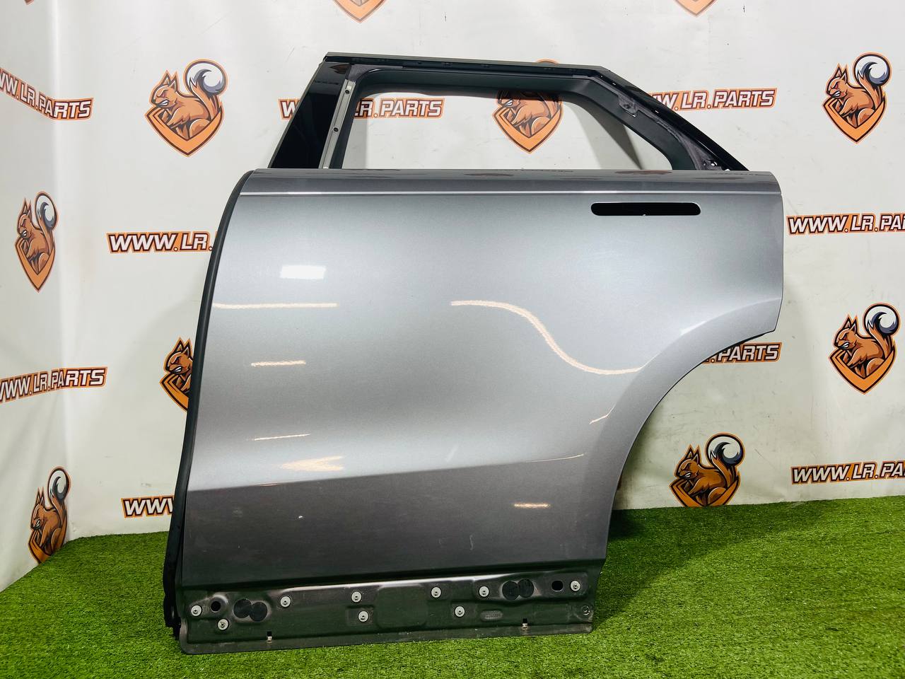 LR168784 Rear left door Range Rover Sport L461 (2023-) Used cost 1 100 € in stock 2 pcs.