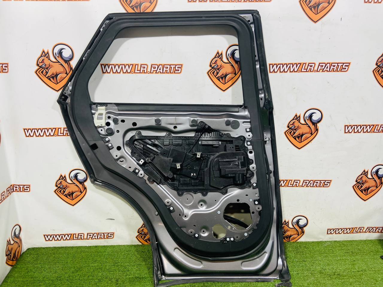LR168784 Rear left door Range Rover Sport L461 (2023-) Used cost 1 100 € in stock 2 pcs.