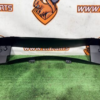 LR172488 Deflector for upper blinds Range Rover L460 cost 175 € in stock 1 pcs.