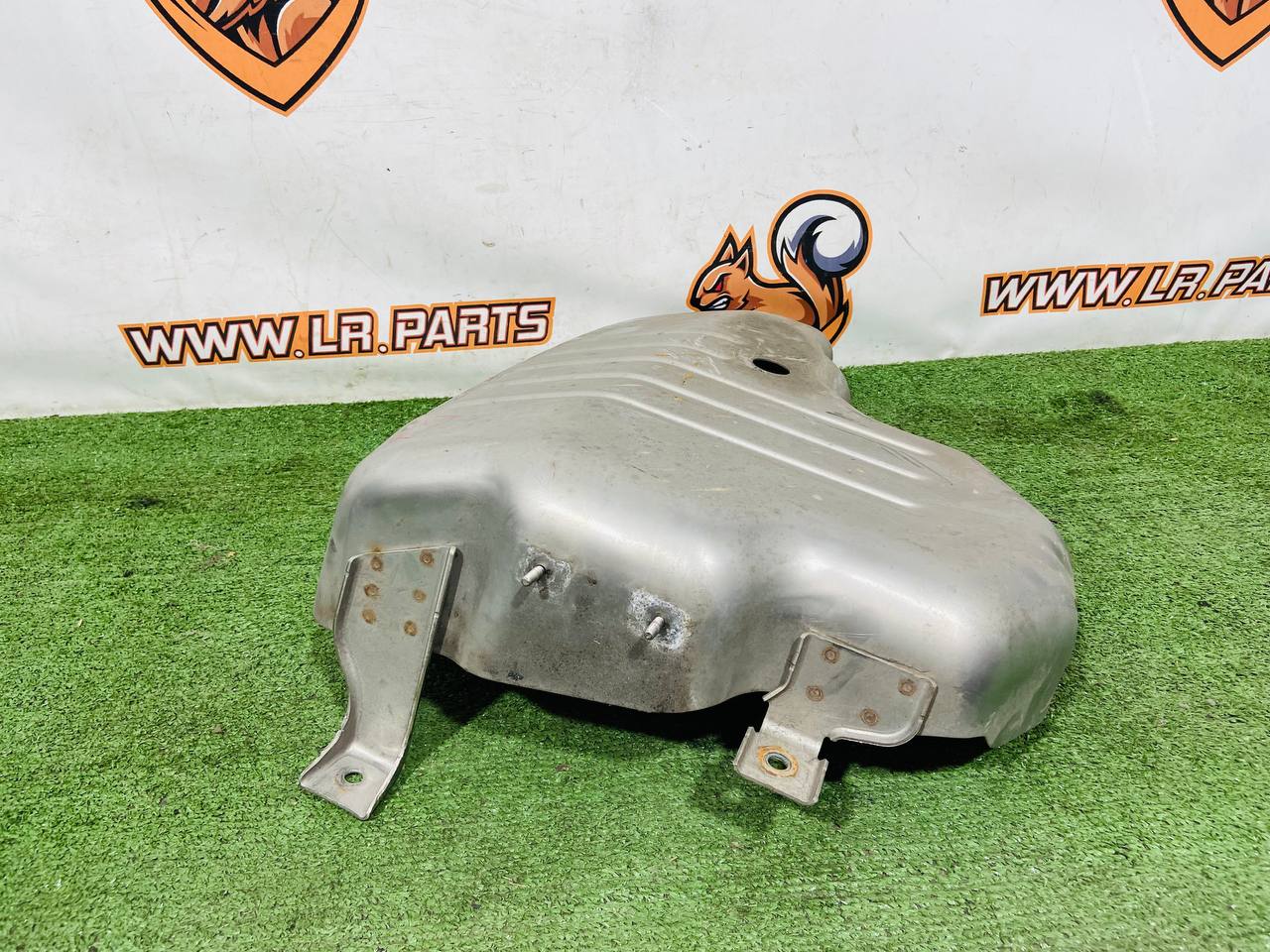 LR173831 Protection tank Adblue Land Rover New Defender L663 (2020-) Used cost € in stock 1 pcs.