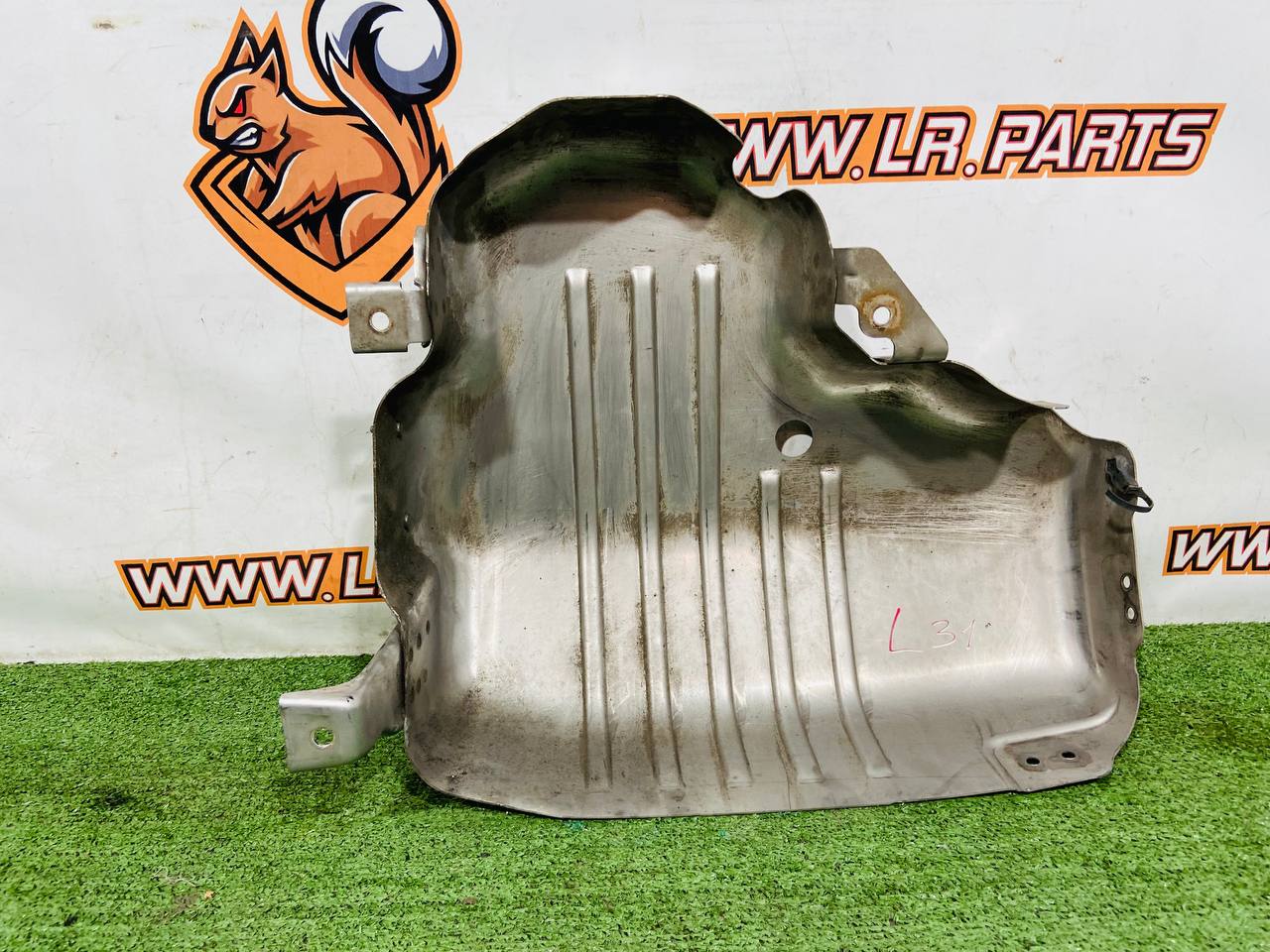 LR173831 Protection tank Adblue Land Rover New Defender L663 (2020-) Used cost € in stock 1 pcs.