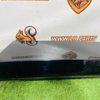 LR174196 Exterior right rear pillar finish for Land Rover New Defender L663 (2020-) Used cost  € in stock 1 pcs.