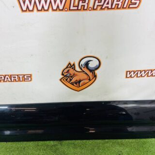 LR176026 Molding of the front left lower door for Land Rover New Defender L663 (2020-) Used cost  € in stock 1 pcs.