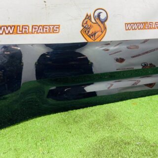 LR176173 Lower rear left door molding for Land Rover New Defender L663 (2020-) Used cost  € in stock 1 pcs.