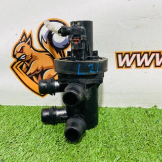 LR178259 Cooling System Valve for Range Rover Sport L461 (2023-) Used cost  € in stock 1 pcs.