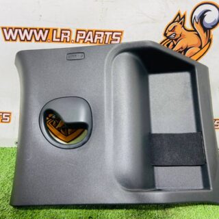 LR178275 Trim panel of the rear right pillar for Land Rover New Defender L663 (2020-) Used cost  € in stock 1 pcs.