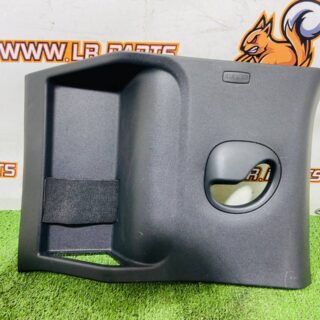 LR178279 Trim of the rear left pillar of the salon for Land Rover New Defender L663 (2020-) Used cost  € in stock 1 pcs.