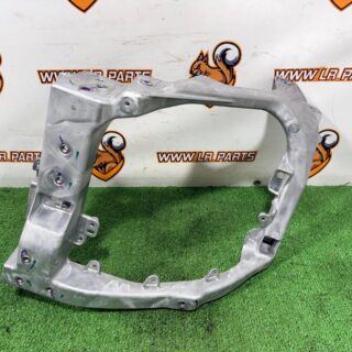 LR186689 Left headlight lens for New Defender L663 cost 250 € in stock 1 pcs.