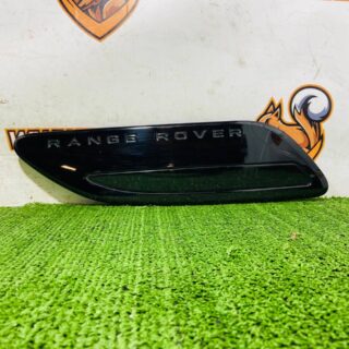 529123762 Left hood deflector with black insert for Range Rover Velar L560 (2018-) used"" cost  € in stock 1 pcs.