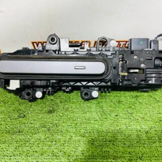 535123463 Front exterior left door handle for Range Rover Sport L461 (2023-) Used cost  € in stock 2 pcs.