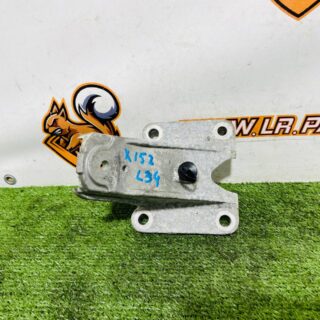 C2D19068 Engine Mount Bracket Right Jaguar F-Type X152 (2014-) Used cost  € in stock 1 pcs.