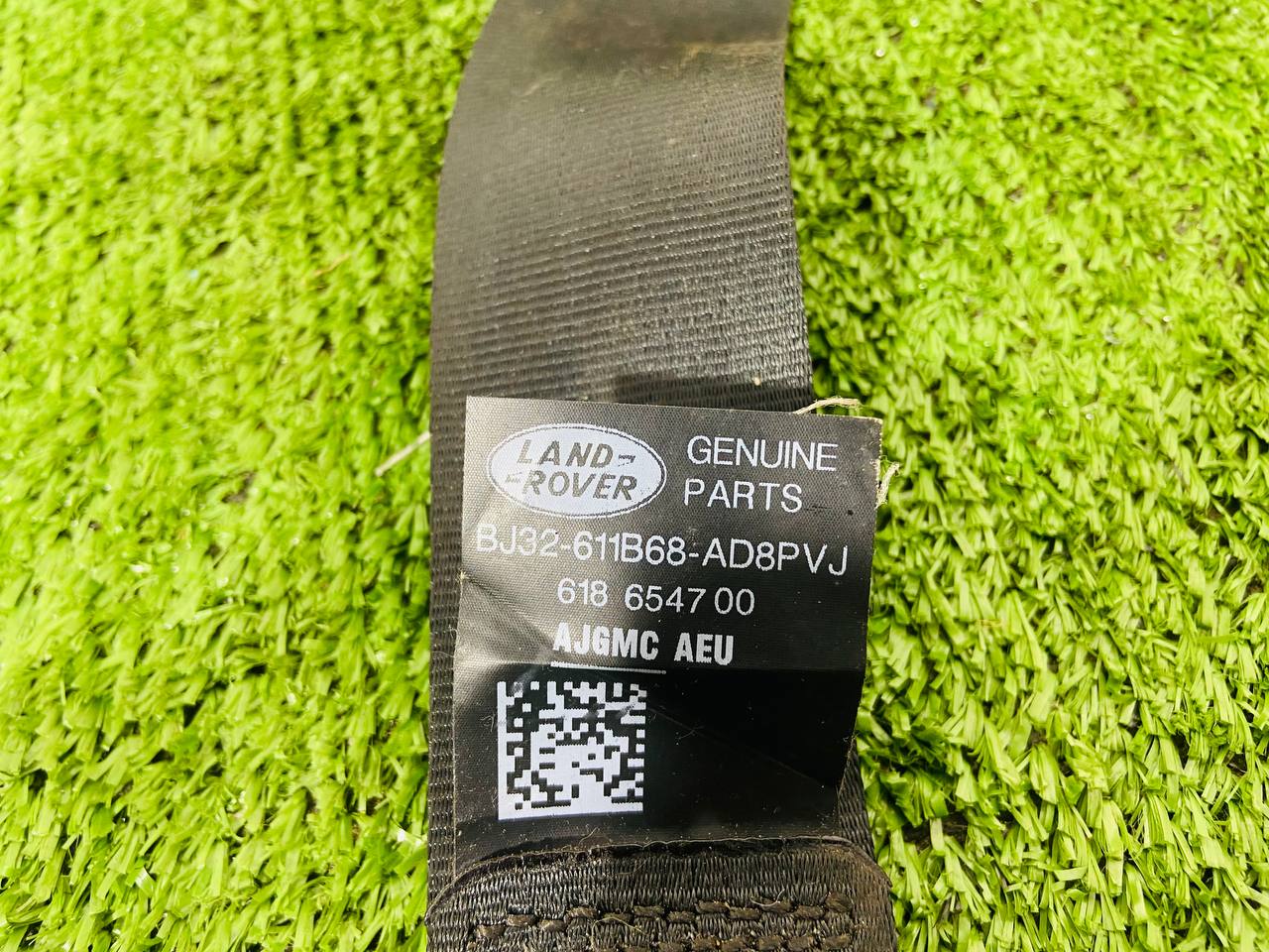 LR026461 Rear center seat belt Range Rover Evoque L538 (2012-2018) Used cost 85 € in stock 4 pcs.