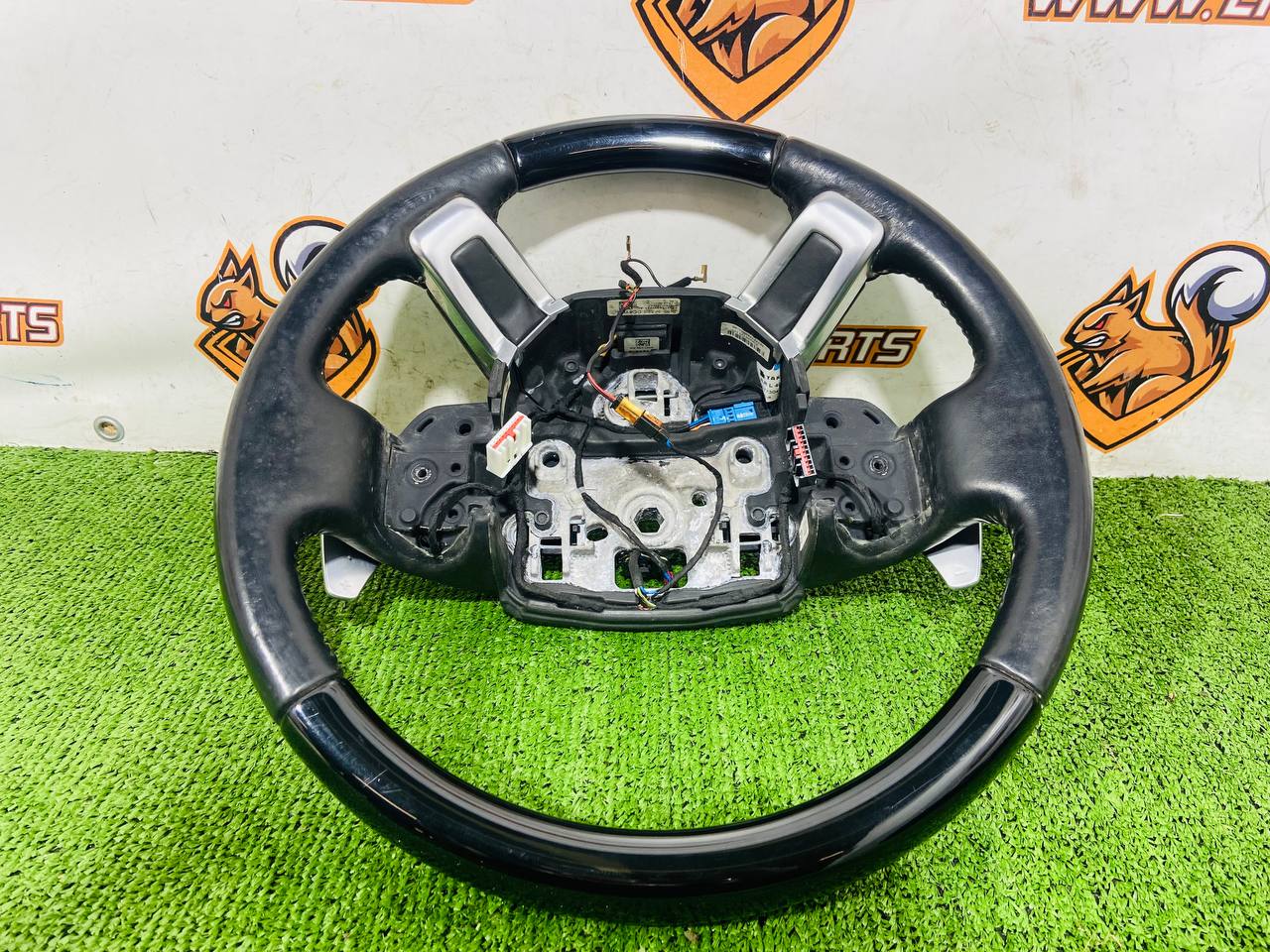 LR035883 Steering wheel with ebony Grand Black Range Rover L405 (2013-2021) Used cost 500 € in stock 2 pcs.