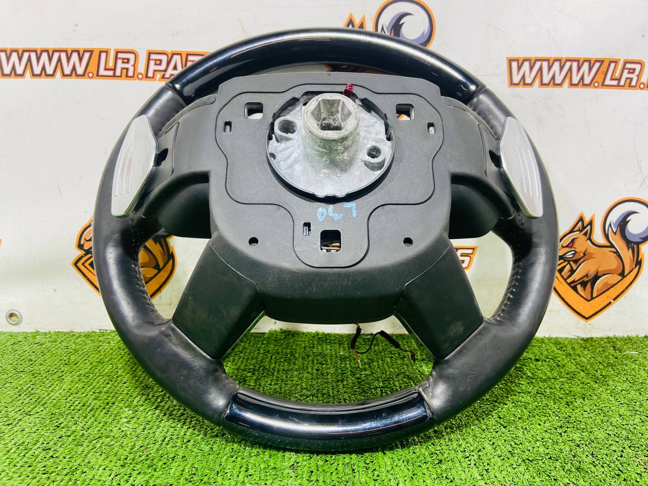 LR035883 Steering wheel with ebony Grand Black Range Rover L405 (2013-2021) Used cost 500 € in stock 2 pcs.