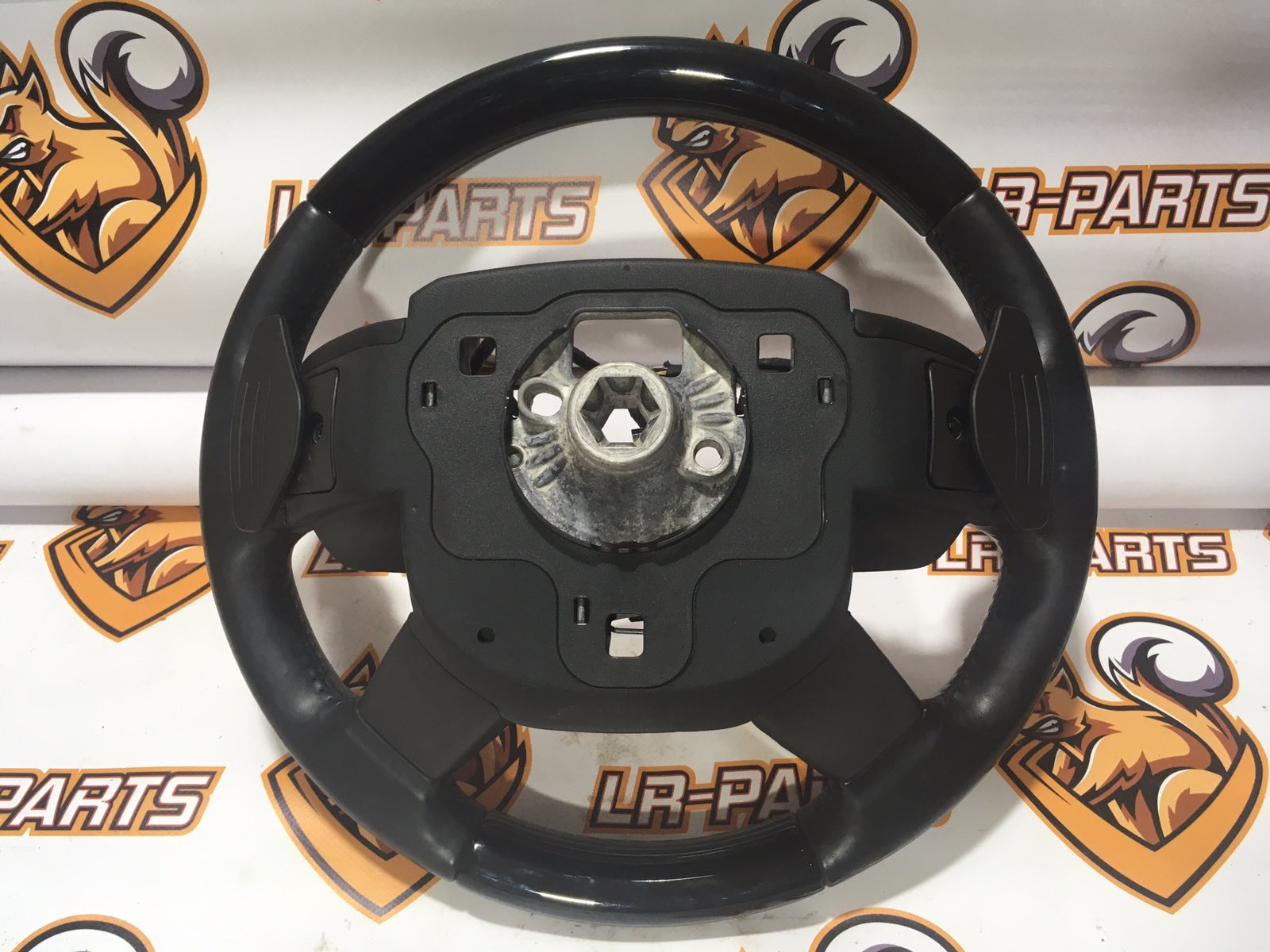 LR035883 Steering wheel with ebony Grand Black Range Rover L405 (2013-2021) Used cost 500 € in stock 2 pcs.