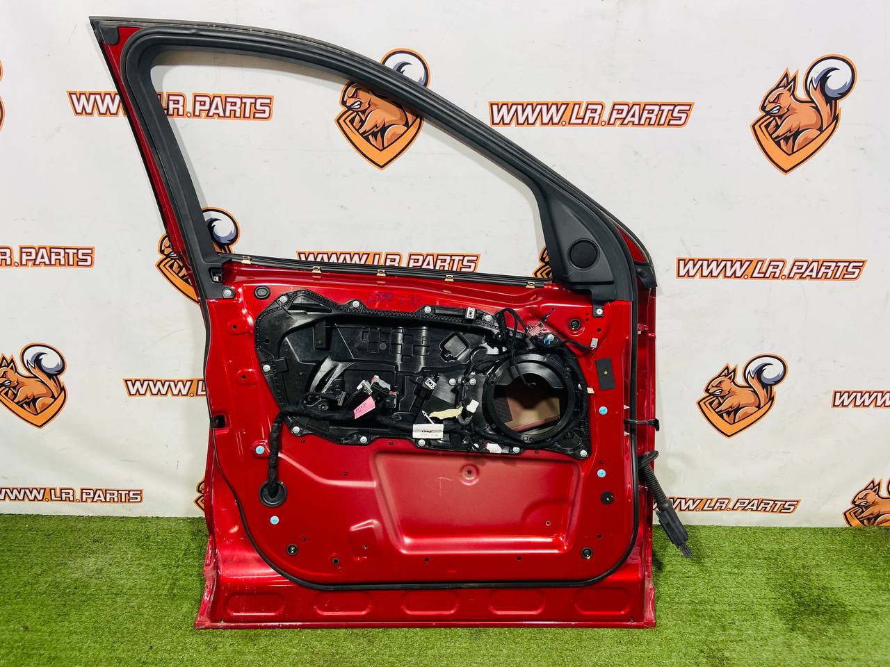 LR061283 Door front left Land Rover Discovery Sport L550 Used - Image 28