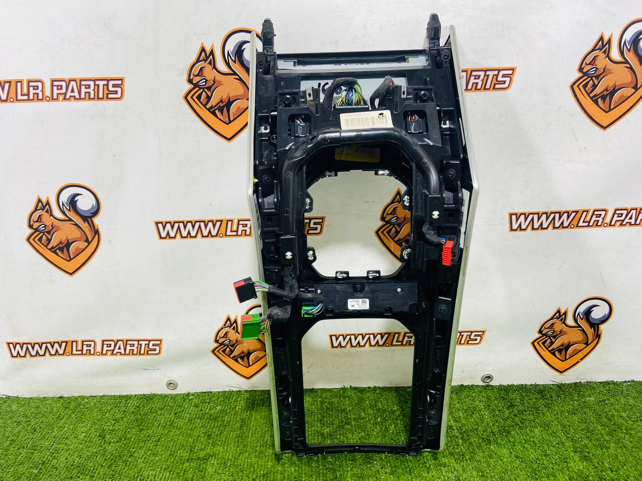 LR075783 Central console overlay assembly Range Rover Evoque L538 (2012-2018) Used cost € in stock 1 pcs.