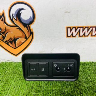 LR079408 Trunk opening button from the interior, light control unit for Range Rover Evoque L538 (2012-2018) Used. cost € in stock 1 pcs.