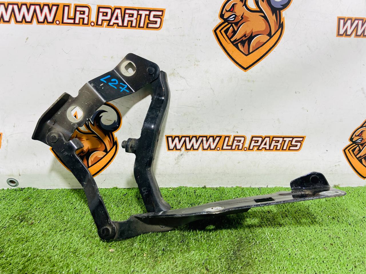 LR080204 Left Hood Latch Land Rover Discovery 5 L462 (2017-) Used - Image 27