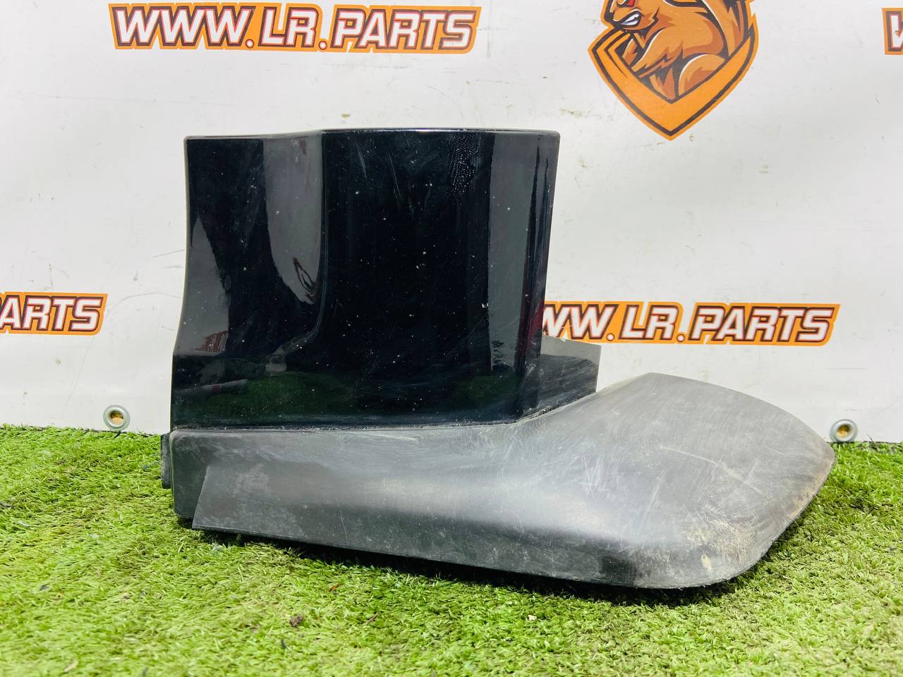 LR082682 cost 60 € in stock 1 pcs.