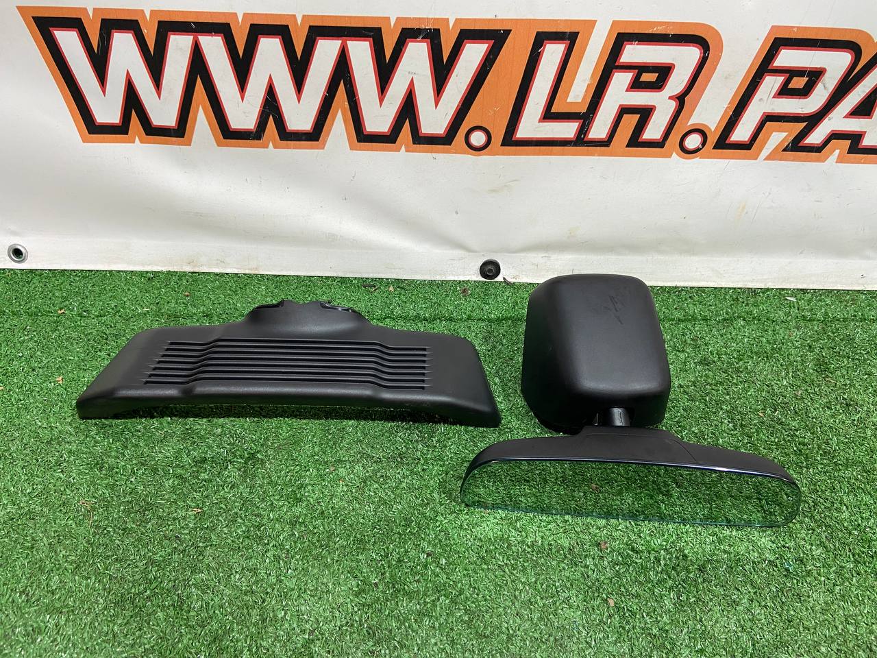 LR083140 Interior mirror kit Land Rover Discovery Sport L550 (2015-) used cost 50 € in stock 1 pcs.