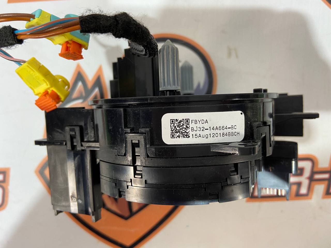 LR084446 Steering wheel sensor with heated steering wheel RANGE ROVER SPORT (L494) 2013- Used cost 100 € in stock 1 pcs.