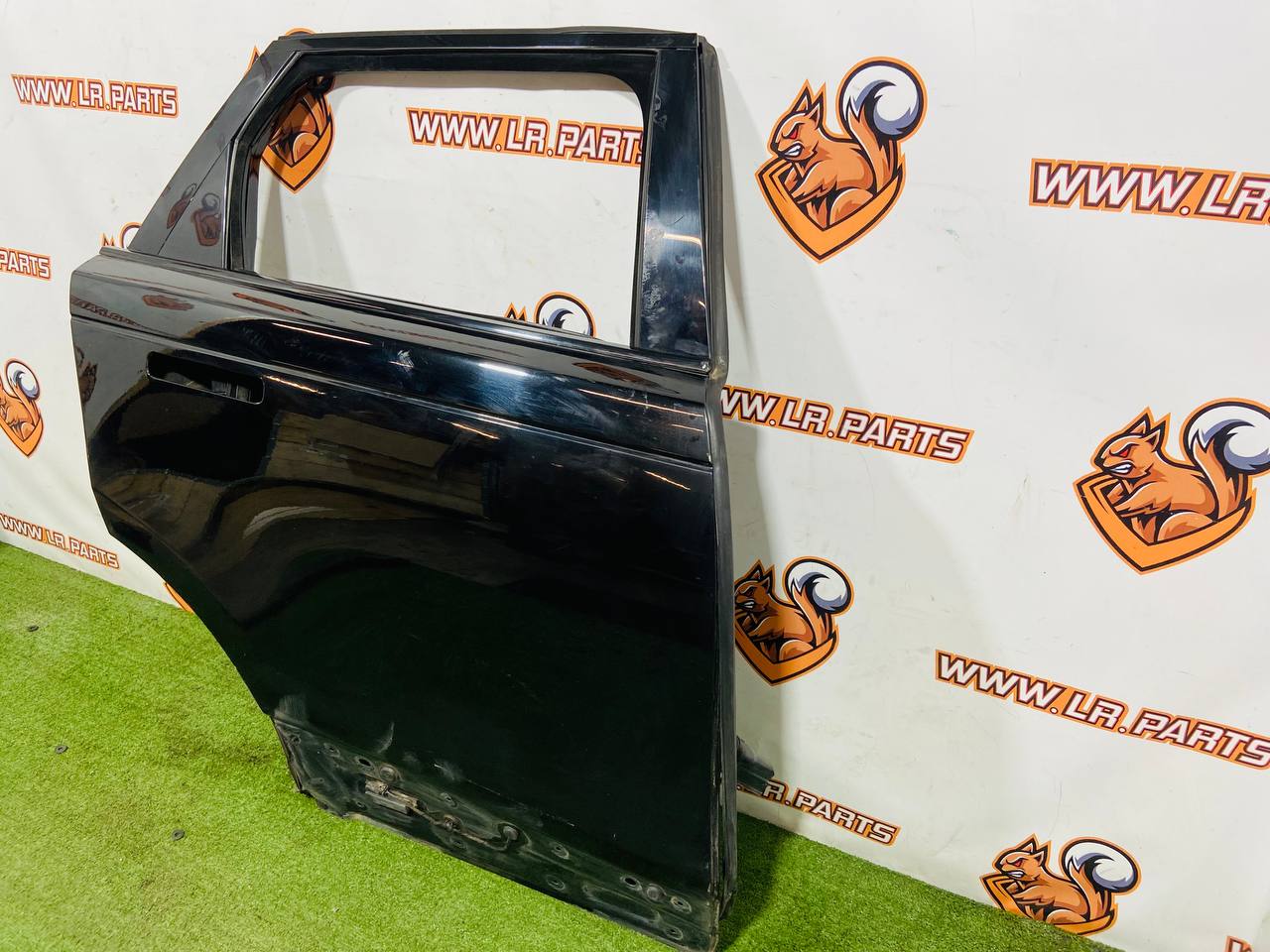 LR091719 Right rear door Range Rover Velar L560 (2018-) Used - Image 23