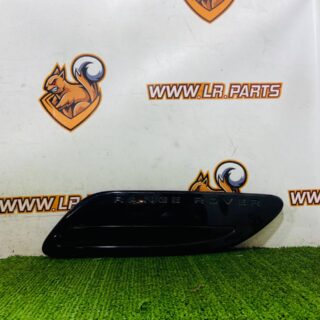 LR092707 Right hood deflector with black insert Range Rover Velar L560 (2018-) Used cost € in stock 1 pcs.