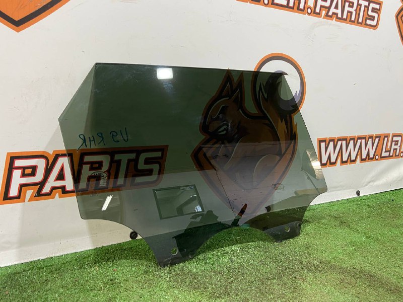 LR093211 Rear right door tinted glass for Range Rover Velar L560 (2018-) Used cost 100 € in stock 4 pcs.