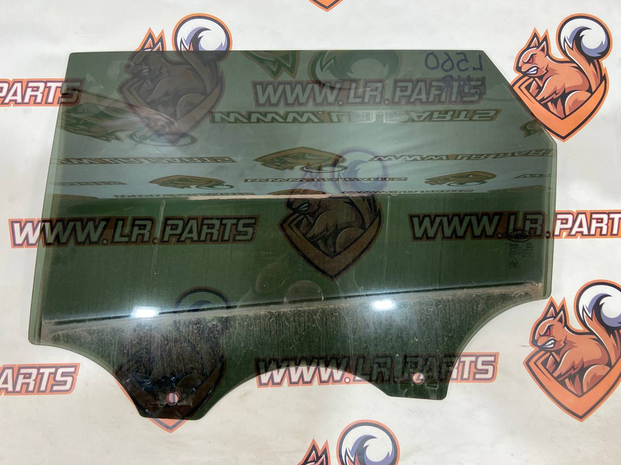 LR093213 Tinted rear left door glass for Range Rover Velar L560 (2018-) Used cost 100 € in stock 5 pcs.