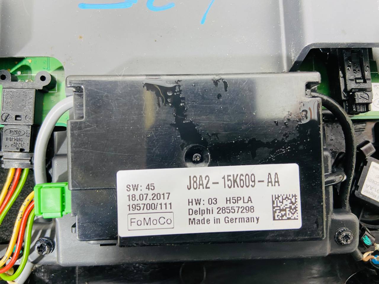 LR094969 Ceiling console assembly Range Rover Velar L560 (2018-) Used cost € in stock 1 pcs.