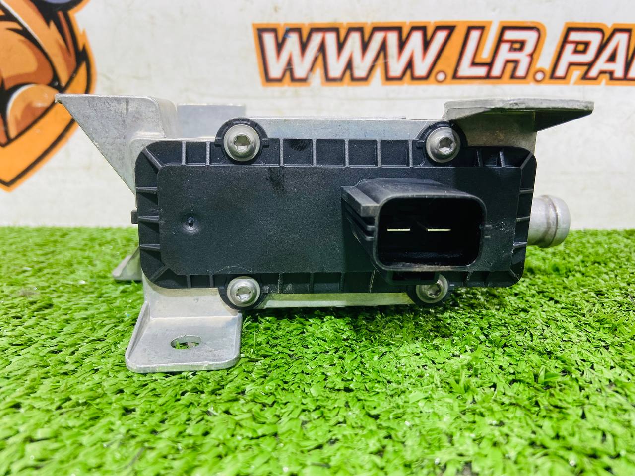 LR101813 Control module Range Rover Sport L494 (2014-2022) USED cost 50 € in stock 6 pcs.