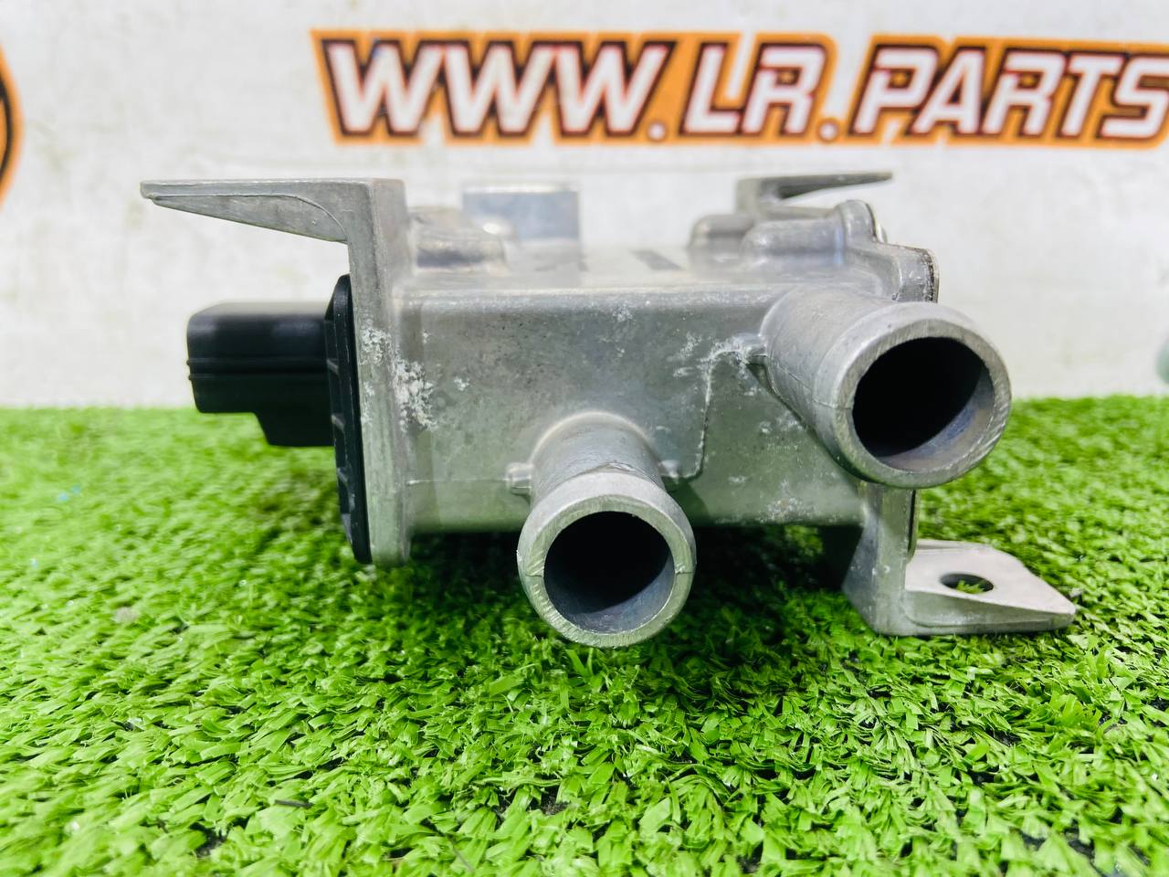 LR101813 Control module Range Rover Sport L494 (2014-2022) USED cost 50 € in stock 6 pcs.