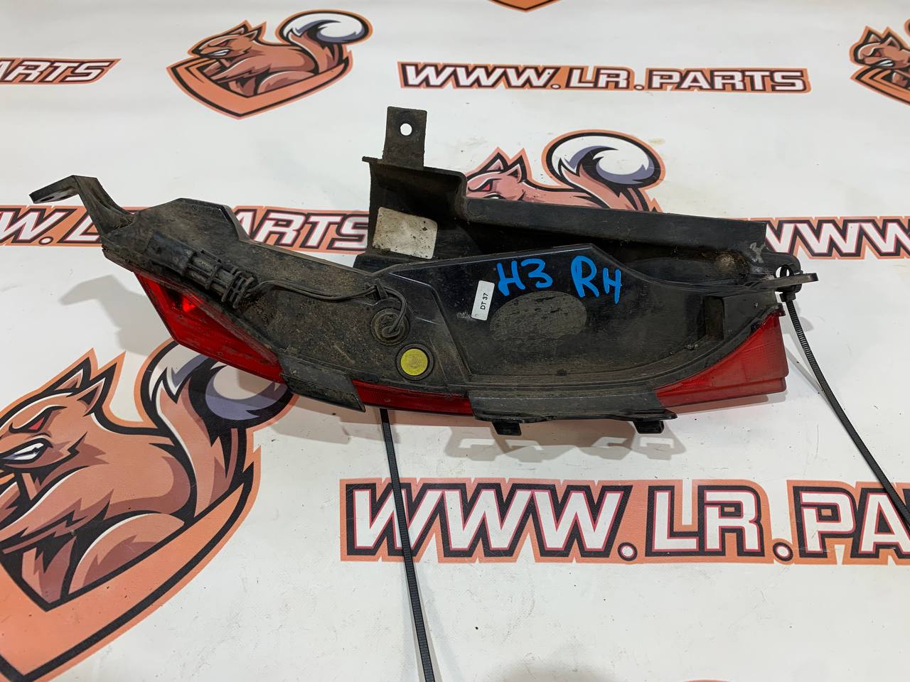 LR102041 Right bumper light Land Rover Discovery Sport L550 (2015-) Used cost 90 € in stock 1 pcs.