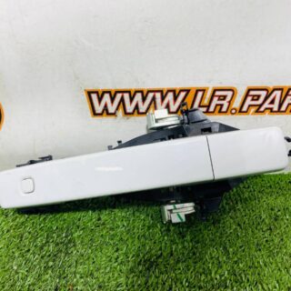 LR108184 Exterior rear right door handle assembly for Land Rover New Defender L663 (2020-) Used cost  € in stock 1 pcs.