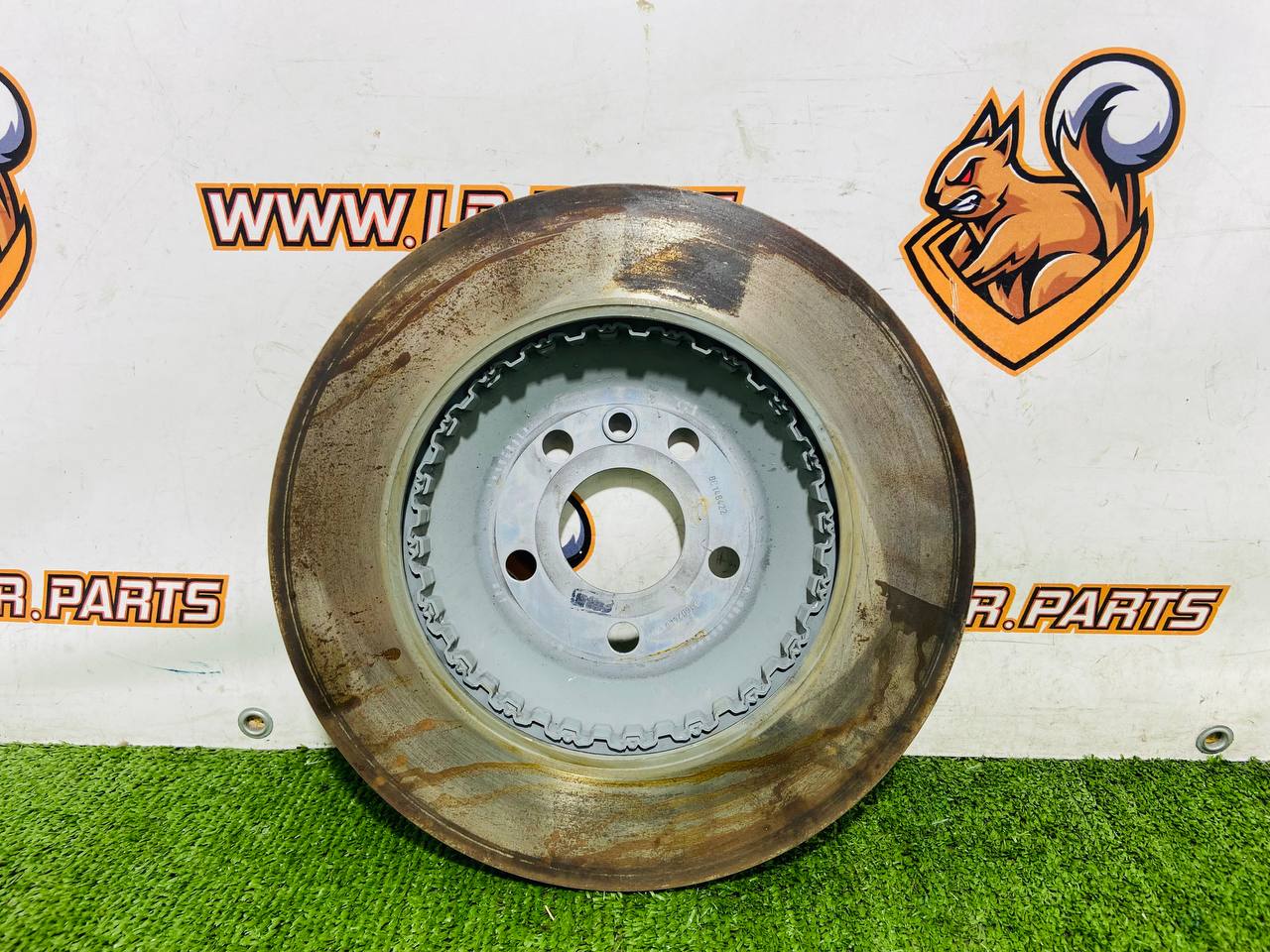 LR114564 Rear brake disc Land Rover Discovery Sport L550 Used cost 60 € in stock 7 pcs.