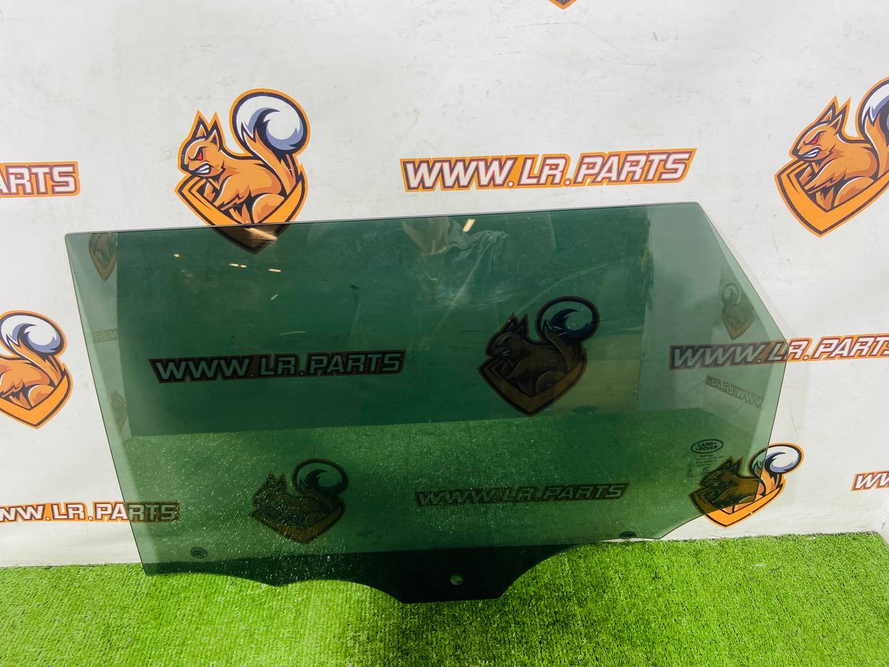 LR114607 Rear Left Door Glass RANGE ROVER EVOQUE NEW (L551) 2019- Used cost 120 € in stock 2 pcs.