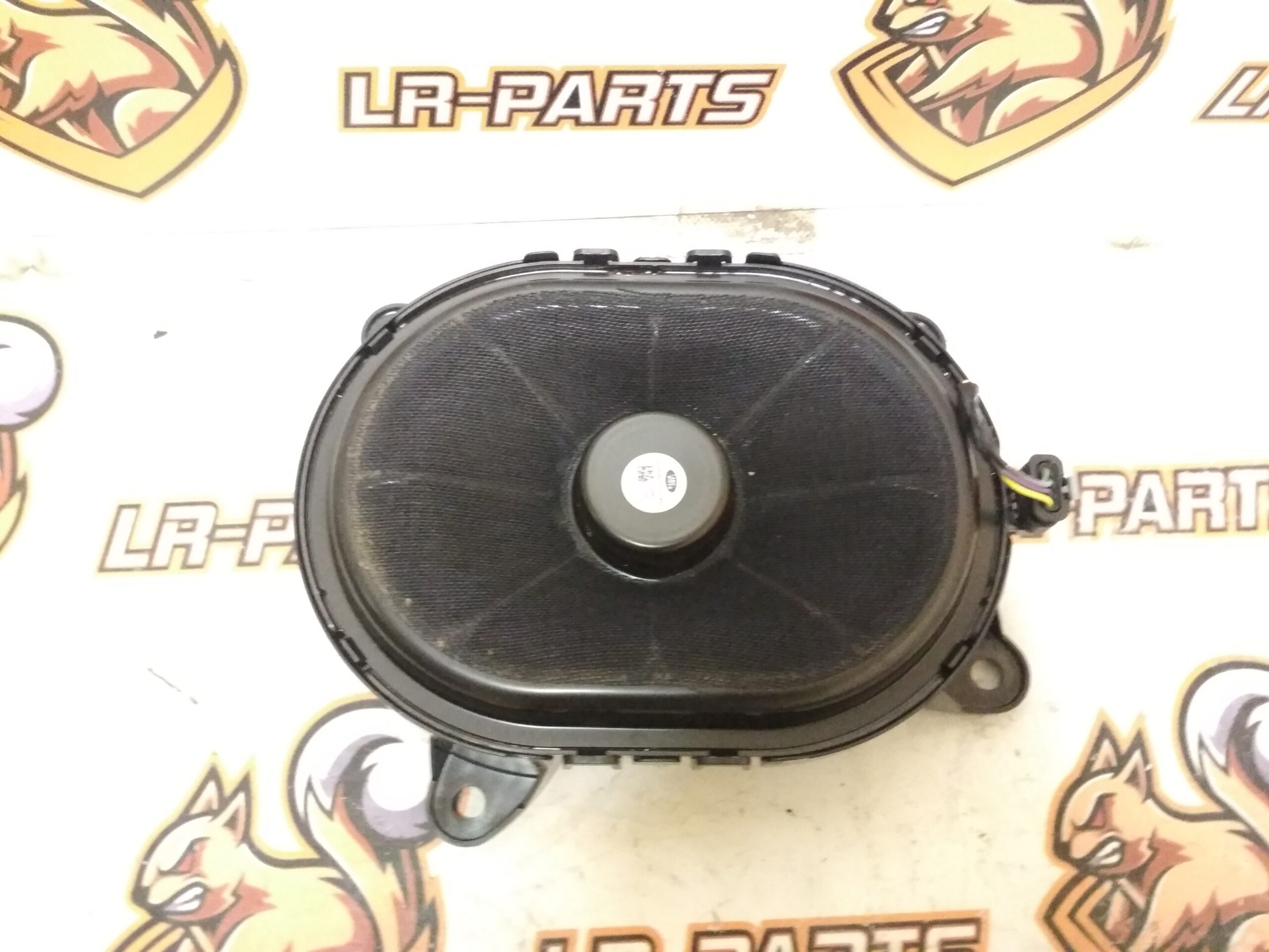 LR115597 LAND ROVER DISCOVERY SPORT Subwoofer Speaker (L550) 2015- Used cost 40 € in stock 1 pcs.