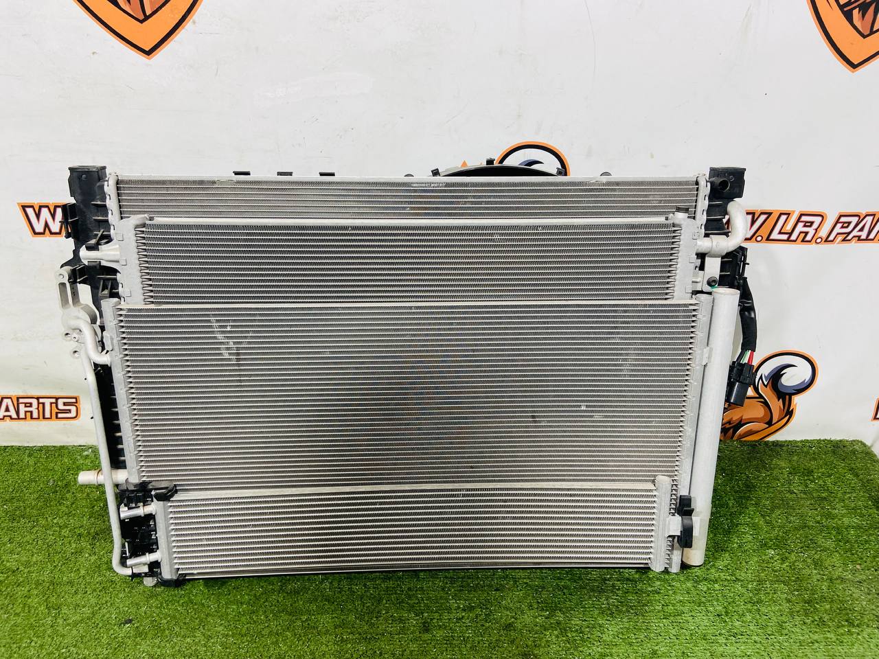 LR117684KIT Radiator Cassette 1.5 i Range Rover Evoque New L551 (2019-) used cost 1 400 € in stock 1 pcs.